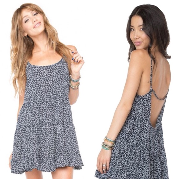 Brandy Melville Dresses & Skirts - EUC Brandy Melville Jada Low Back Floral Dress